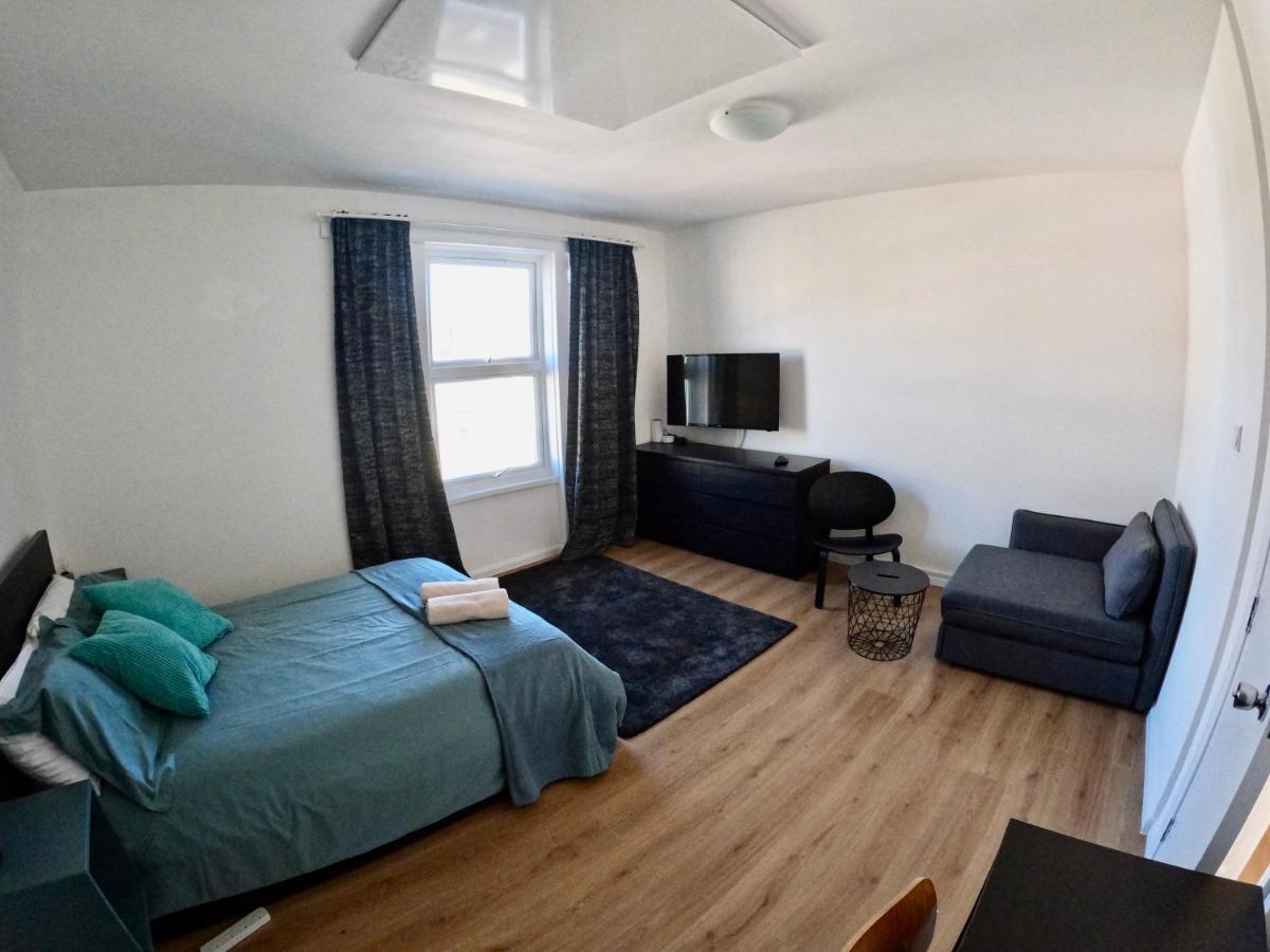 Lovely One Bedroom Flat Londra Exterior foto